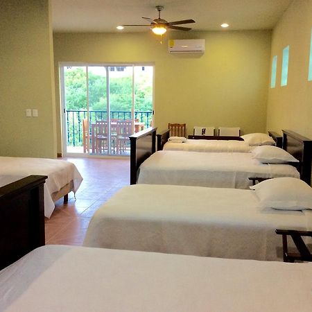إيسلا موخيريس Casa Paloma Blanca Hostel المظهر الخارجي الصورة
