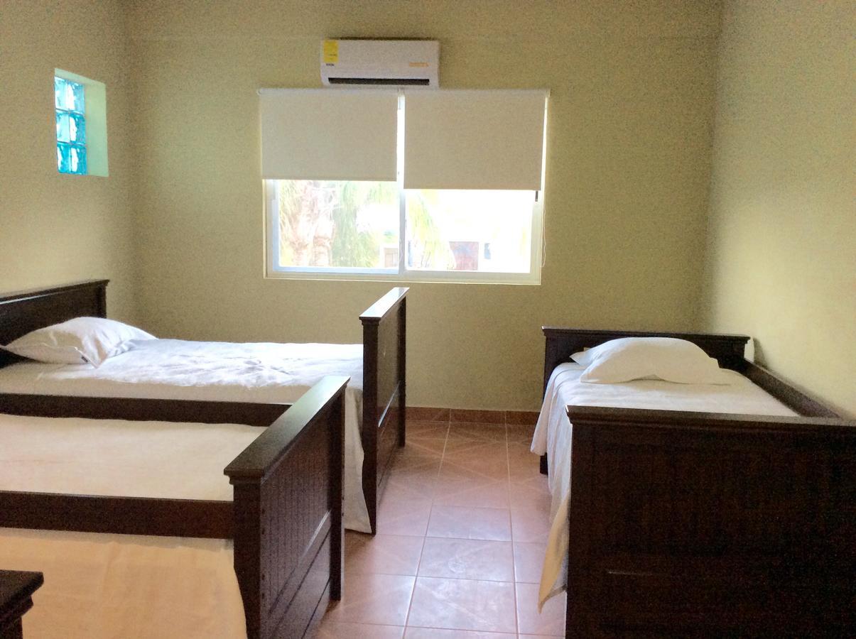 إيسلا موخيريس Casa Paloma Blanca Hostel المظهر الخارجي الصورة